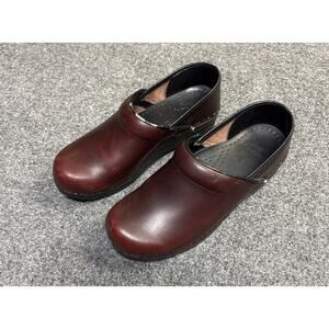 Dansko Women’s 39 (8.5/9) Red Leather Professional Slip On Comfort Clogs